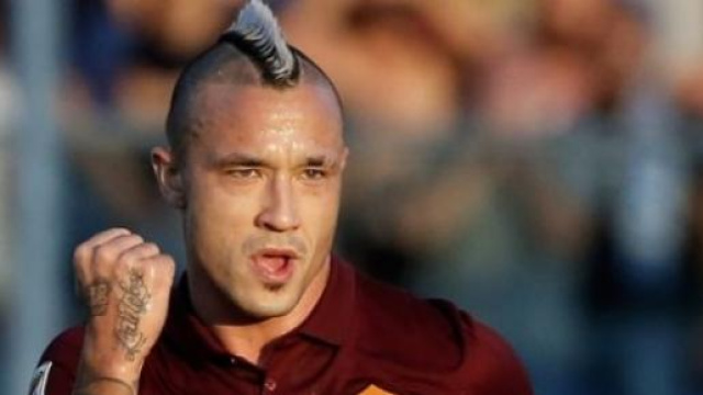 Radja Nainggolan potrebbe lasciare la Roma.