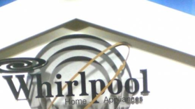 Vertenza Whirpool: oltre 2000 esuberi