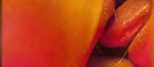 Afiche de 'Love' que circul&oacute; en las redes sociales