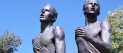 Statue of Bannister and Landy in Vancouver 