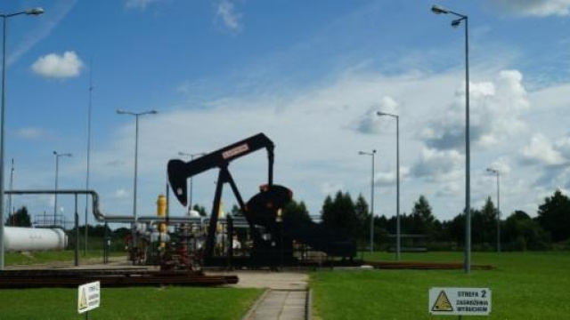 Circa 10 milioni di dollari al minuto al petrolio