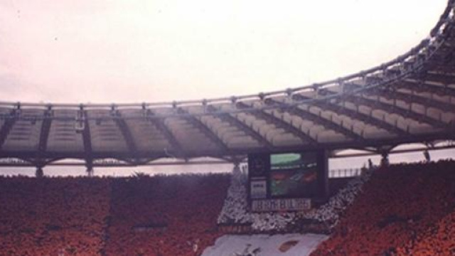 La Curva della Roma prima di un derby