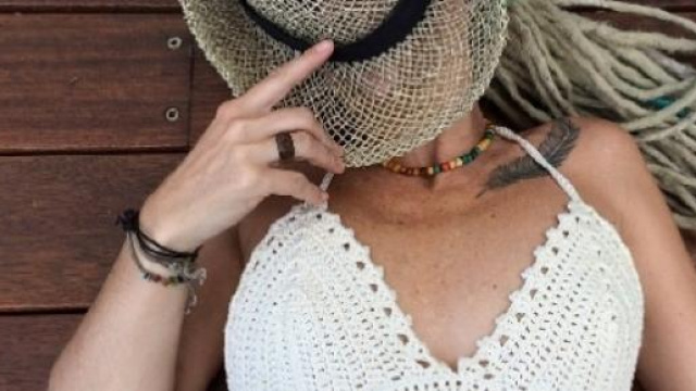 Moda mare donna estate 2015: costumi bagno in&out