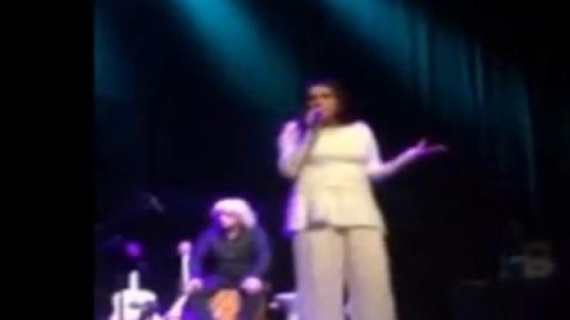 Anna Oxa durante il concerto