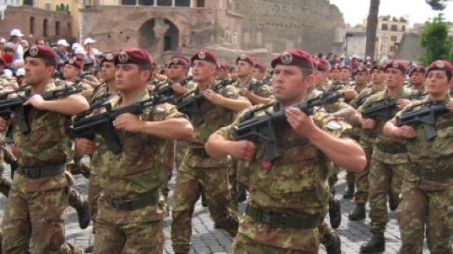 Il Battaglione San Marco in parata