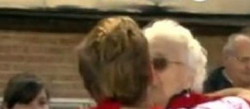 El abrazo de Lautaro Rinaldi con su abuela.