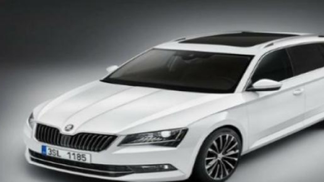 Foto1 ufficiale Skoda Superb Combi