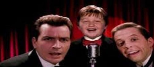 Charlie, Jake y Alan en Two and a Half Men