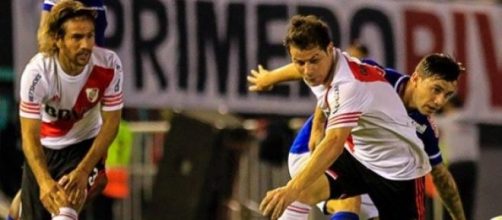 Mora y Ponzio, en el partido de ida.