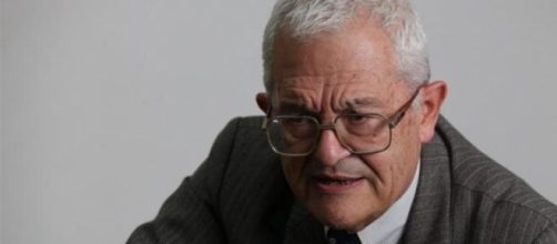 Piombo abandon&oacute; voluntariamente su cargo docente