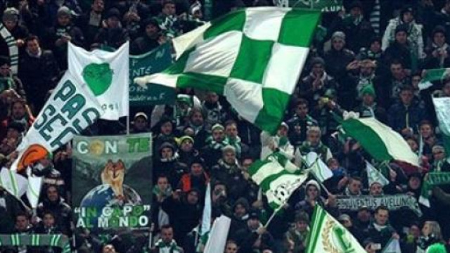 I tifosi dell'Avellino in festa dopo la vittoria