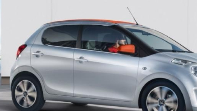La nuova Citroen C1 con tetto apribile
