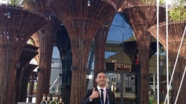 Foto scattata davanti al padiglione Vietnam