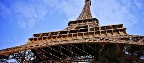 Torre Eiffel vista desde abajo. Fuente: pixabay