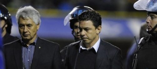 El gesto adusto de Gallardo tras el rev&eacute;s con Boca