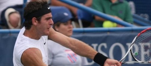 Juan Mart&iacute;n complicado con su rev&eacute;s a dos manos