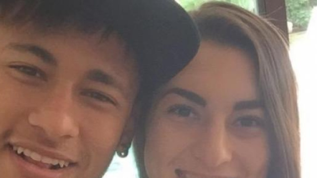 Selfie durante l'incontro tra la ragazza e Neymar 
