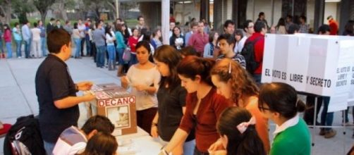 Las colas de siempre, en cualquier elecci&oacute;n