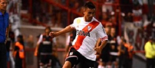 Pity Mart&iacute;nez, ante la  mirada de Arruabarrena