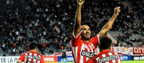 Vera festaja su gol frente a Temperley 