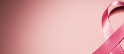 Lazo con el color rosa, color contra el c&aacute;ncer