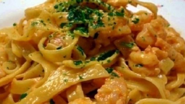Fettuccine con crema di gamberetti 