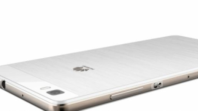 Huawei P8 lite retro plastico con effetto metallo