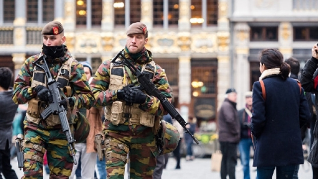 Soldats belges - nouveaux uniformes