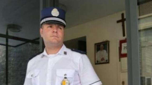 Un gendarmiere in servizio a San Giovanni