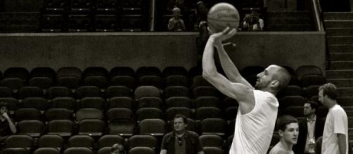 Gin&oacute;bili volvi&oacute; a a las canchas de Bah&iacute;a