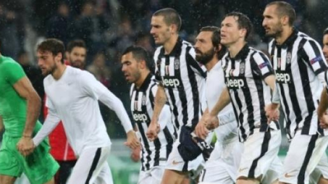 Il futuro tra Tevez e la Juve rimane incerto. 