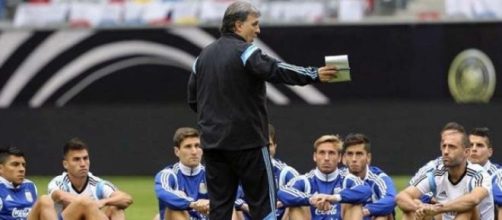 Martino mete mano en Argentina