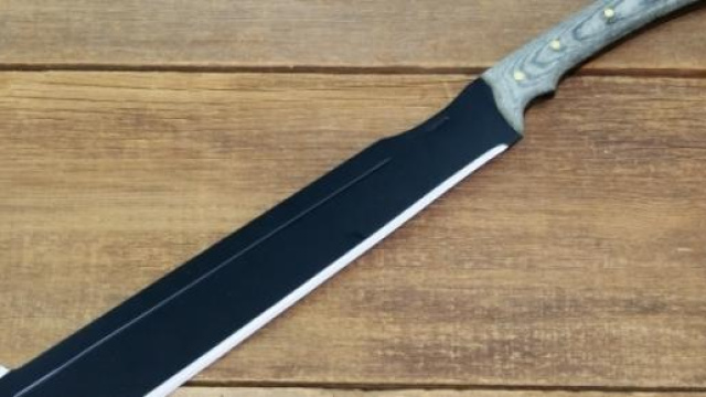 Capotreno aggredito con machete