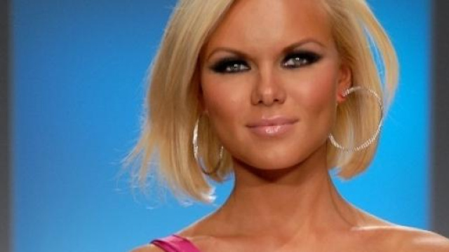 Moda mare estate 2015: bikini e costumi interi