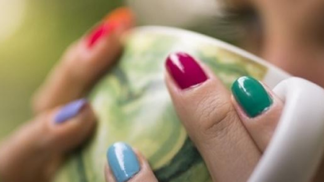 Nail art estate 2015: crochet, black&white, fluo