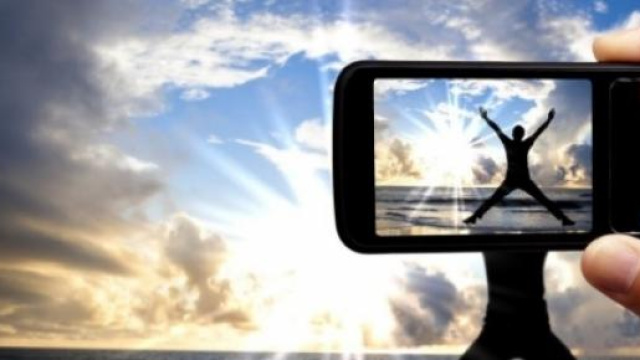 Una foto scattata al tramonto