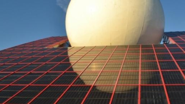 Arrivano pannelli solari adesivi