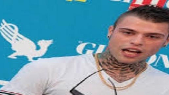 Il giovane cantante rapper Fedez.