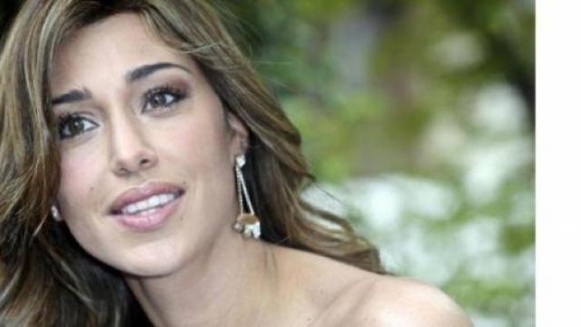 Belen Rodriguez in vacanza con uno dei Borriello.