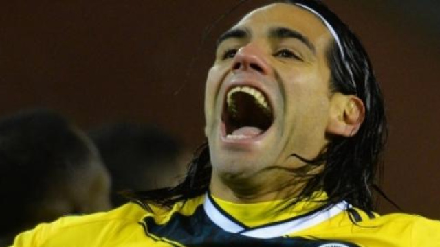 Falcao esulta dopo un gol