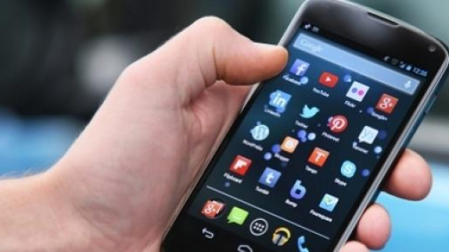 Volantino MediaWorld vs offerte Trony