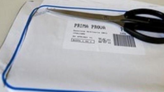 Il plico contenente le tracce degli esami.