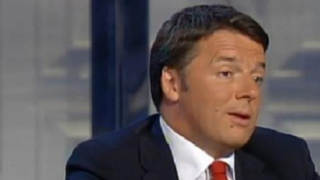 Scuola, Renzi annuncia il rinvio della riforma