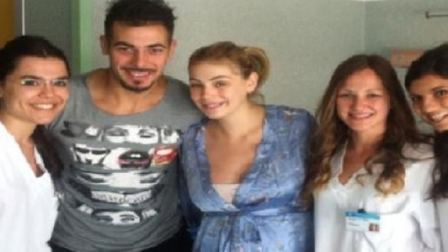 Uomini e Donne, Aldo e Alessia con le infermiere