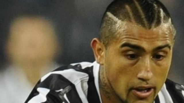Vidal, notte in caserma: incidente d'auto