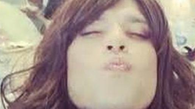 Fedez travestito da Barbara D'Urso.