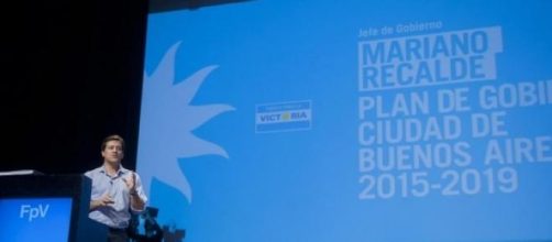 Recalde presentando su plan de gobierno 2015-2019