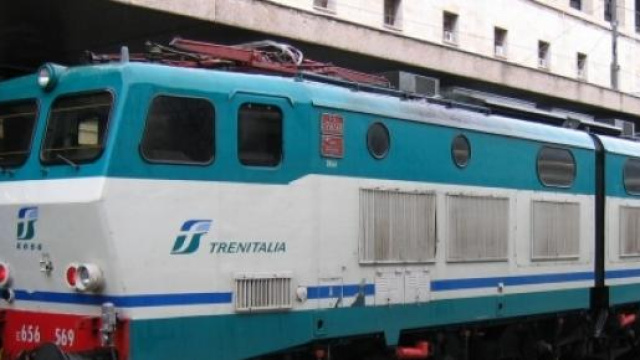 Calabria, capotreno ferito con siringa