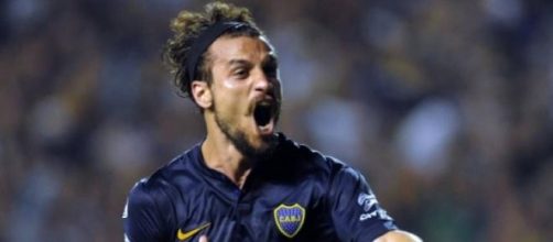 Daniel Osvaldo festejando en la Bombonera