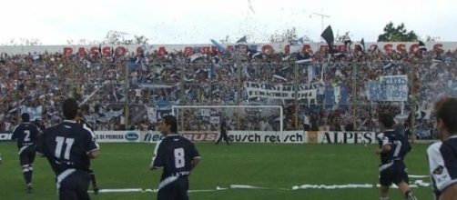 Santa Fe sale a la cancha para jugar el Federal B